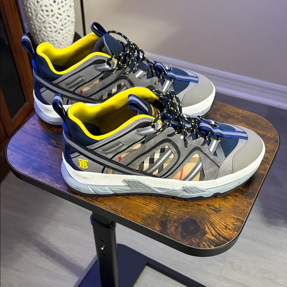 Burberry House Check Sneaker - Men’s 43 / 10
